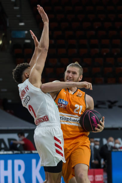 社会责任的 社会责任的