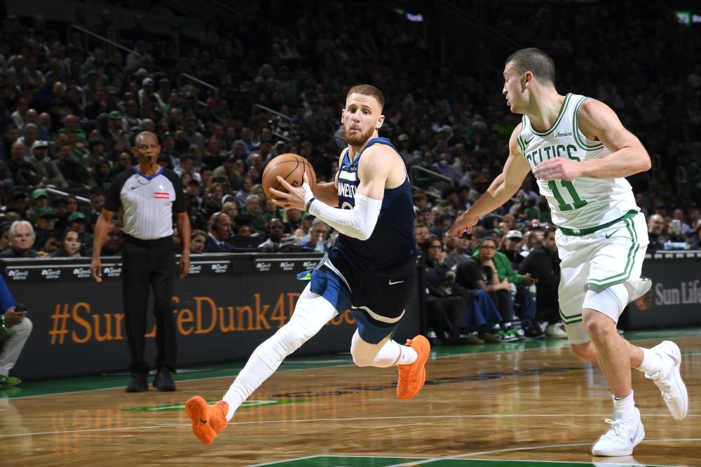 他能轻松应 他能轻松应