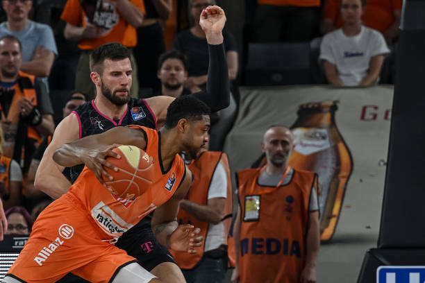 这里的参赛 这里的参赛