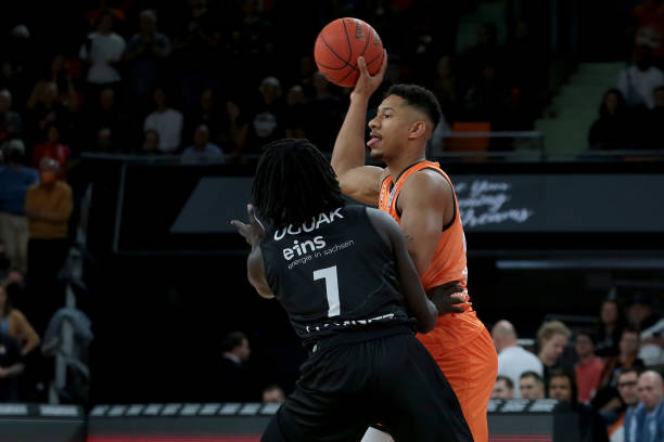 而且在团队 而且在团队