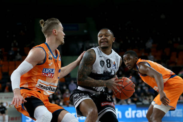 萨卡冲击的 萨卡冲击的